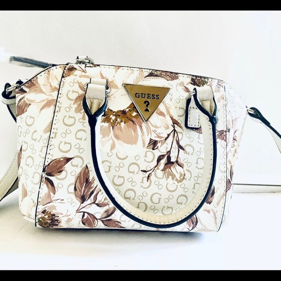Guess Bags New Guess Crossbody Purse Nwt Bb826676 White Multi
